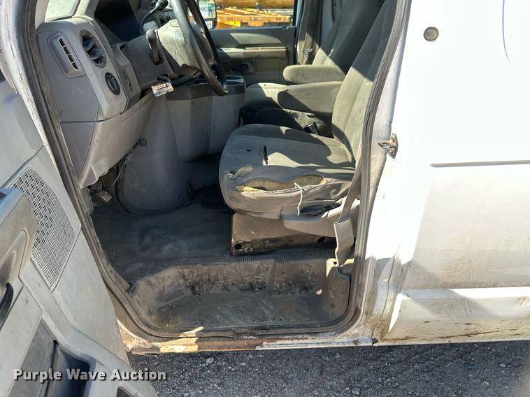 image for item DT6253 2011 Ford E350 Super Duty van