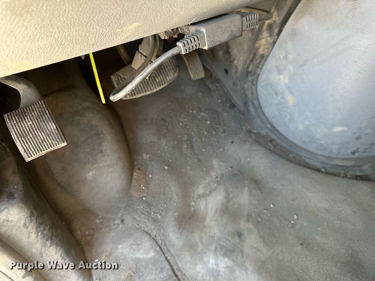 image for item DT6253 2011 Ford E350 Super Duty van