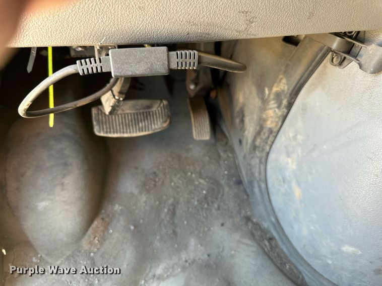 image for item DT6253 2011 Ford E350 Super Duty van