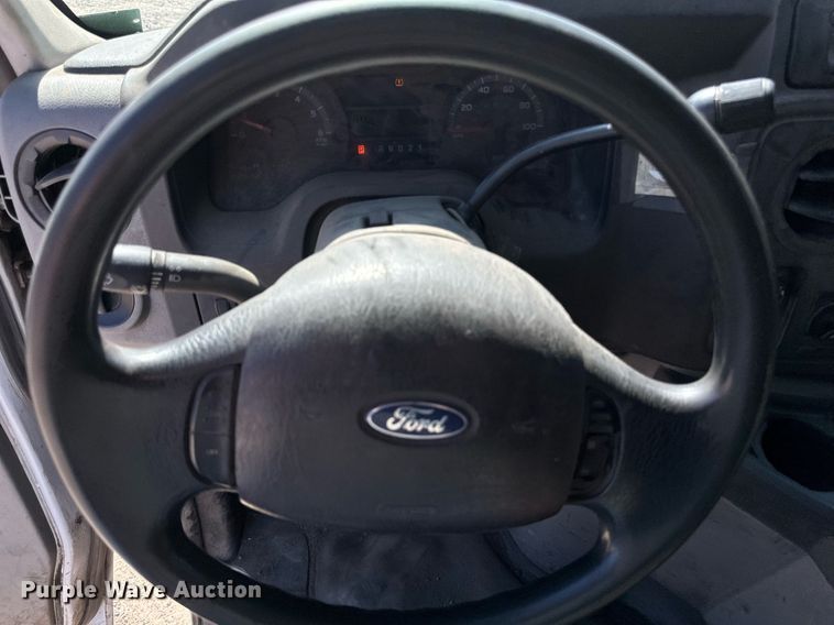 image for item DT6253 2011 Ford E350 Super Duty van