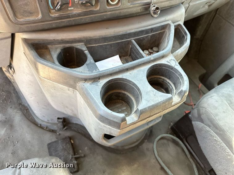 image for item DT6253 2011 Ford E350 Super Duty van