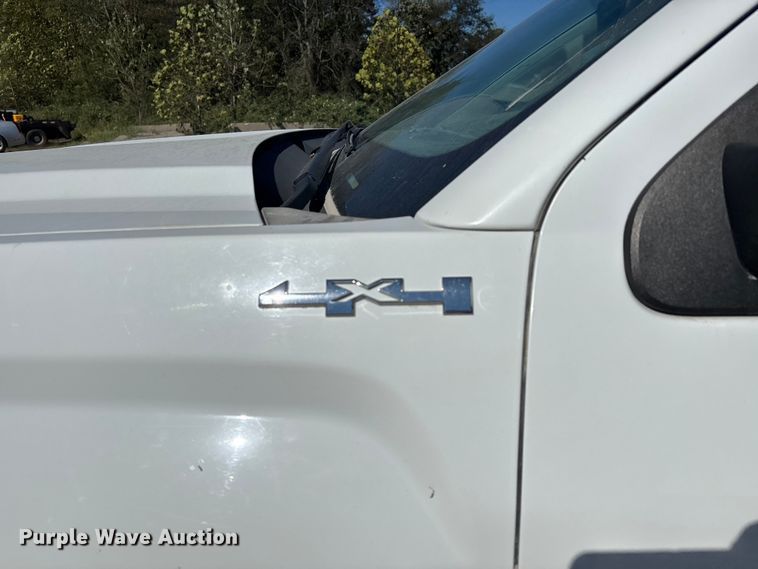 image for item DU1410 2019 GMC Sierra 1500 Ext. Cab pickup truck