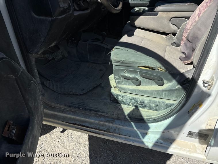 image for item DU1410 2019 GMC Sierra 1500 Ext. Cab pickup truck