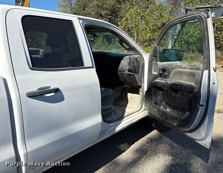 image for item DU1410 2019 GMC Sierra 1500 Ext. Cab pickup truck