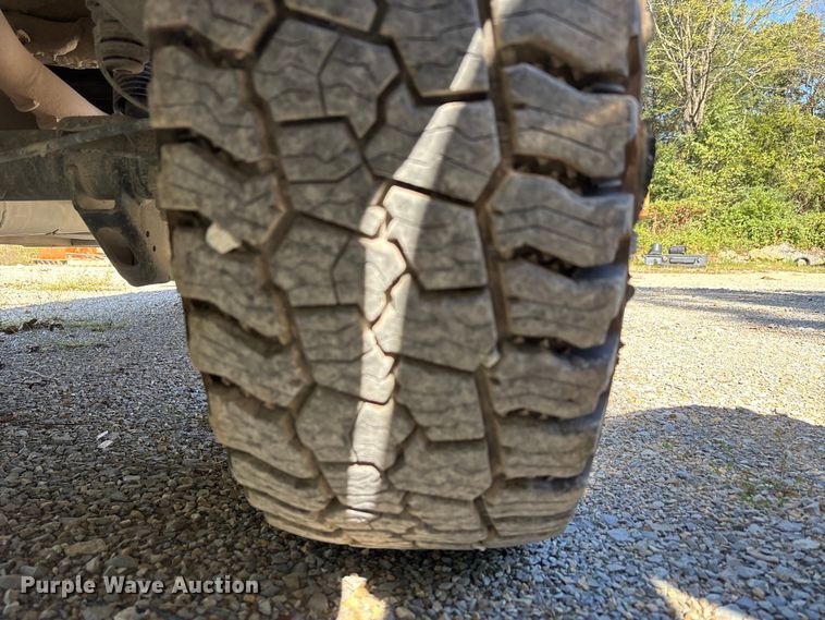 image for item DU1410 2019 GMC Sierra 1500 Ext. Cab pickup truck