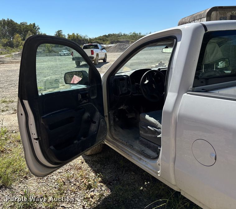 image for item DU1411 2015 Chevrolet Silverado 1500 pickup truck