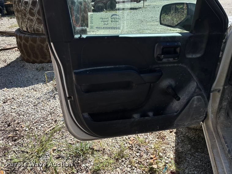 image for item DU1411 2015 Chevrolet Silverado 1500 pickup truck