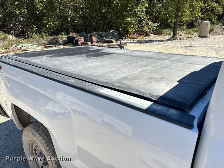 image for item DU1412 2015 Chevrolet Silverado 1500 pickup truck