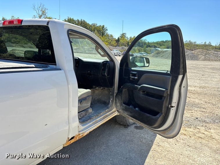 image for item DU1412 2015 Chevrolet Silverado 1500 pickup truck