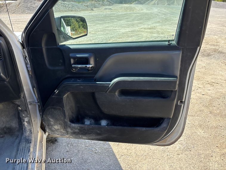 image for item DU1412 2015 Chevrolet Silverado 1500 pickup truck