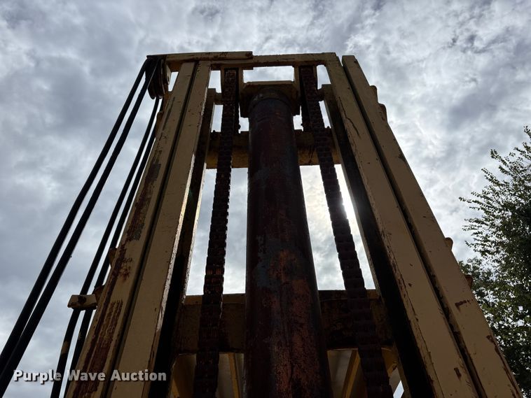 image for item DU1419 1957 Hyster Challenger 200 forklift