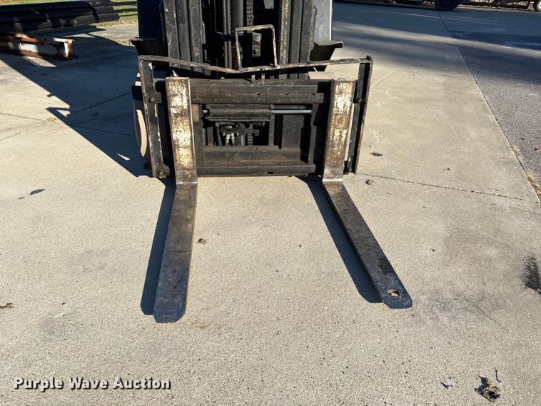 image for item DU1433 Yale GLC050RGNUAE084 forklift