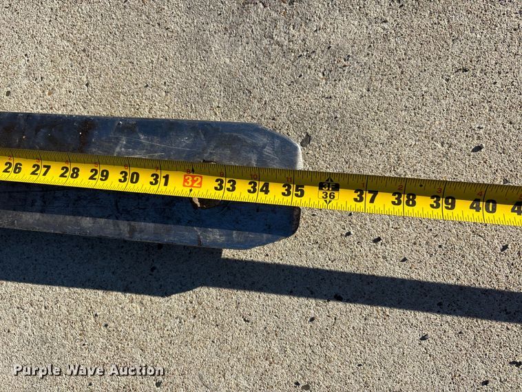 image for item DU1433 Yale GLC050RGNUAE084 forklift