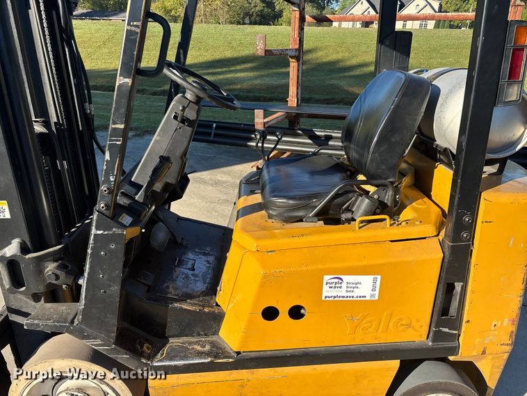 image for item DU1433 Yale GLC050RGNUAE084 forklift