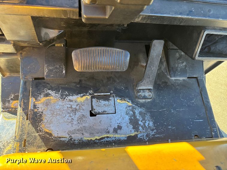 image for item DU1433 Yale GLC050RGNUAE084 forklift