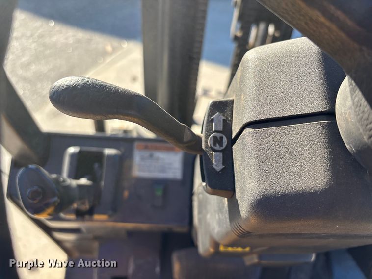 image for item DU1433 Yale GLC050RGNUAE084 forklift