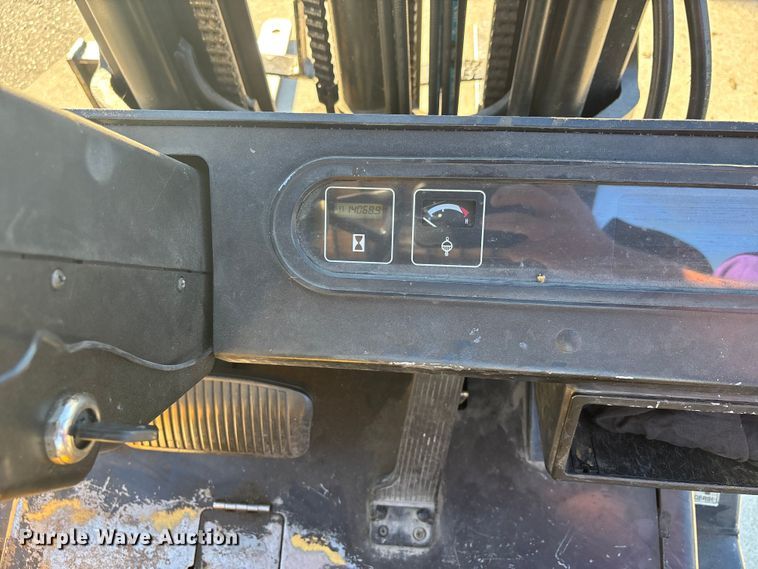 image for item DU1433 Yale GLC050RGNUAE084 forklift