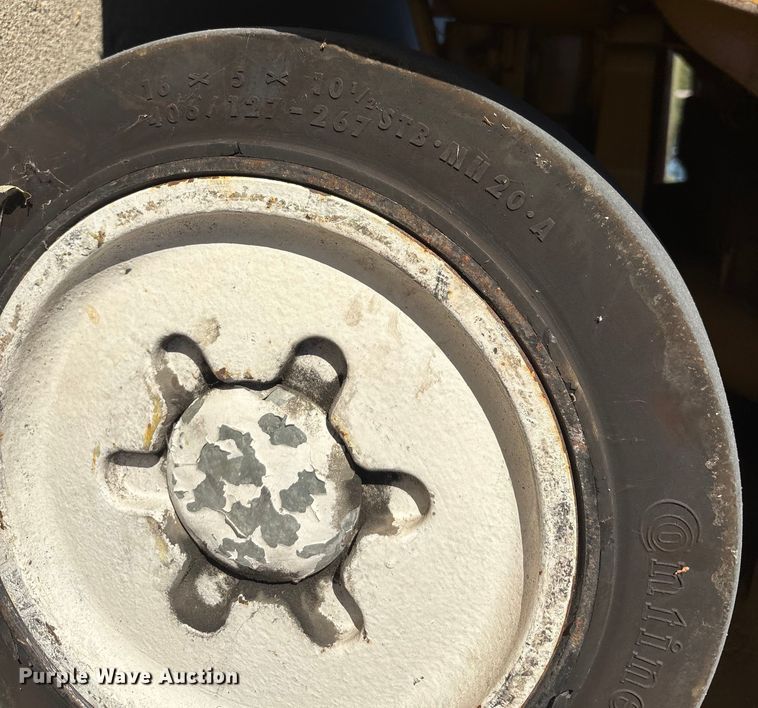 image for item DU1433 Yale GLC050RGNUAE084 forklift