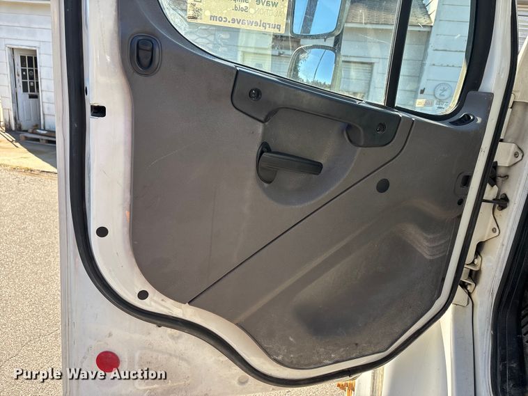 image for item DU1434 2019 Freightliner M2 flatbed truck