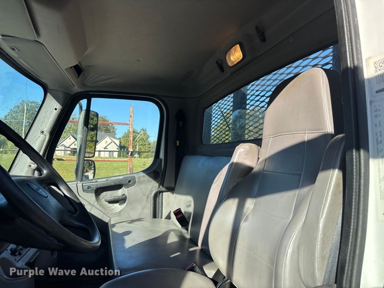 image for item DU1434 2019 Freightliner M2 flatbed truck