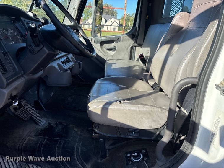 image for item DU1434 2019 Freightliner M2 flatbed truck