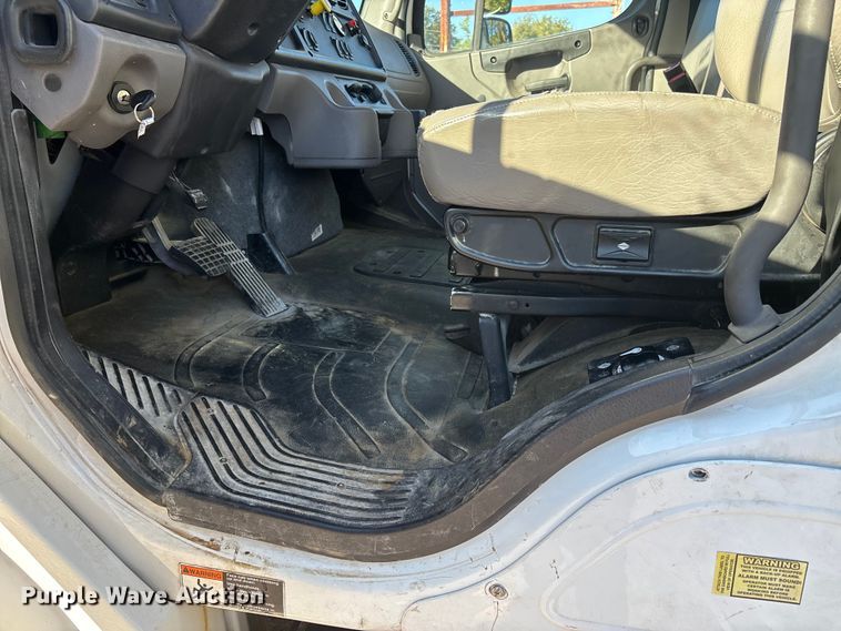 image for item DU1434 2019 Freightliner M2 flatbed truck