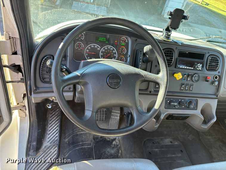 image for item DU1434 2019 Freightliner M2 flatbed truck