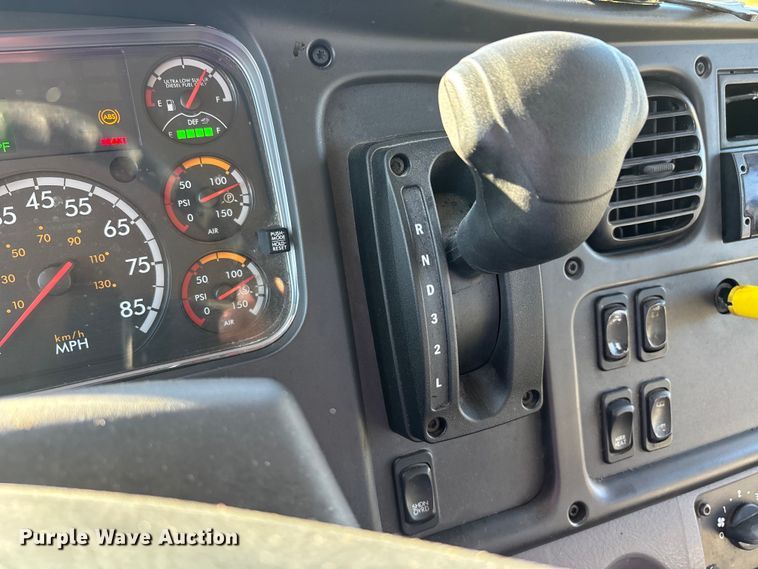 image for item DU1434 2019 Freightliner M2 flatbed truck