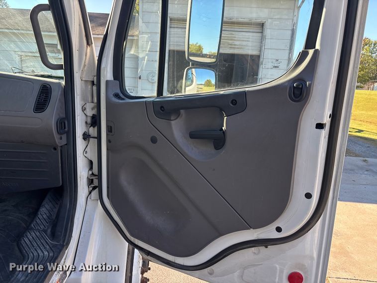 image for item DU1434 2019 Freightliner M2 flatbed truck