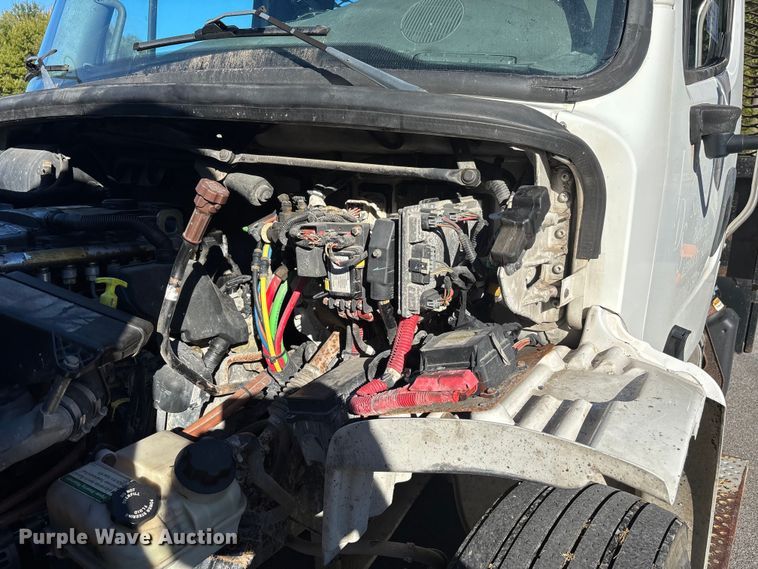 image for item DU1434 2019 Freightliner M2 flatbed truck