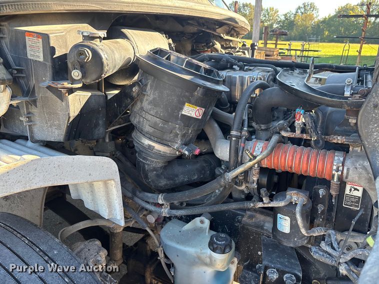 image for item DU1434 2019 Freightliner M2 flatbed truck