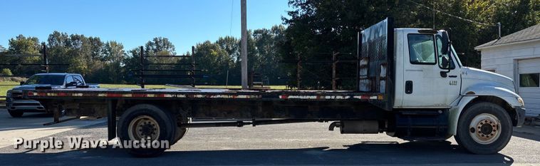 image for item DU1435 2007 International 4300 flatbed truck