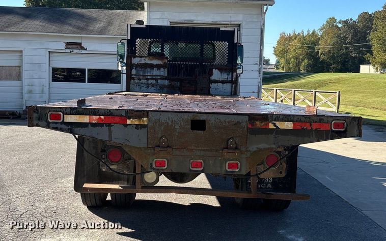 image for item DU1435 2007 International 4300 flatbed truck