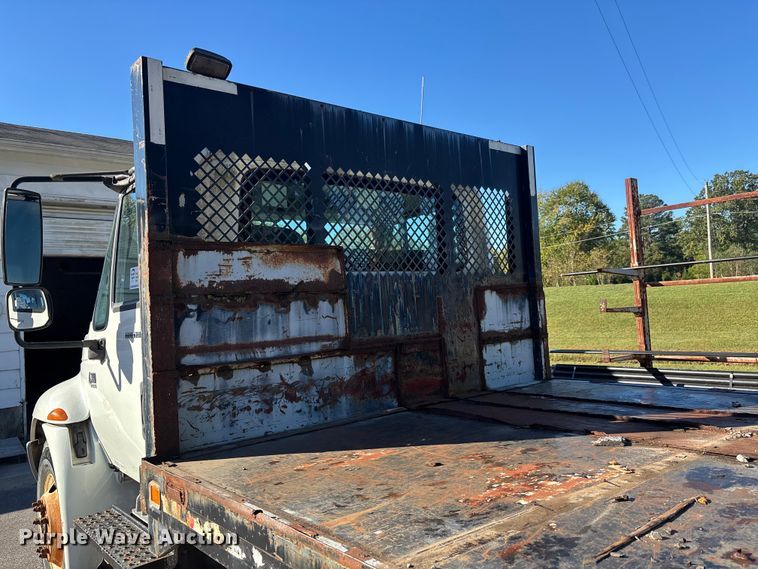 image for item DU1435 2007 International 4300 flatbed truck