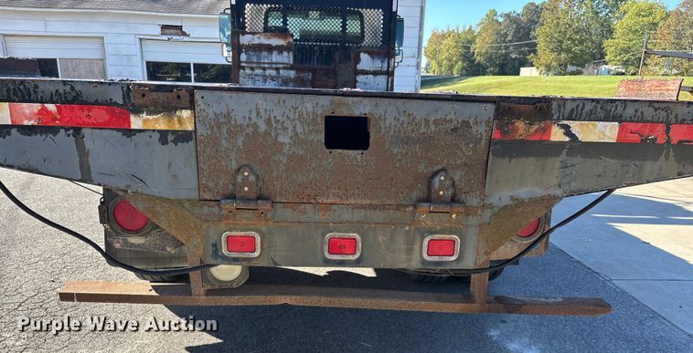 image for item DU1435 2007 International 4300 flatbed truck