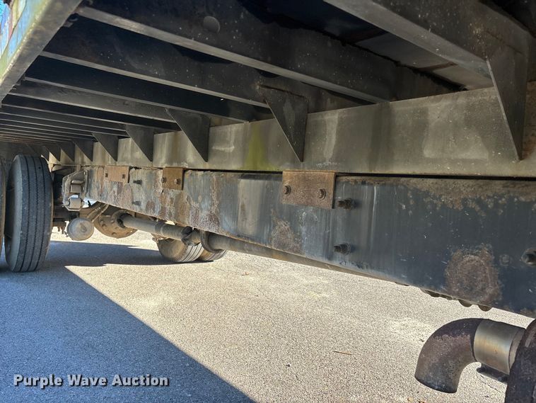 image for item DU1435 2007 International 4300 flatbed truck