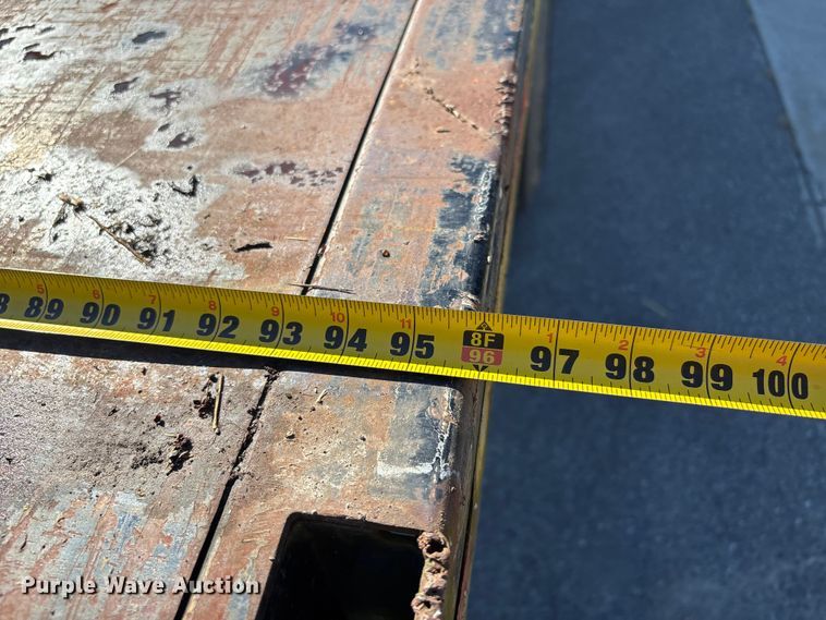 image for item DU1435 2007 International 4300 flatbed truck