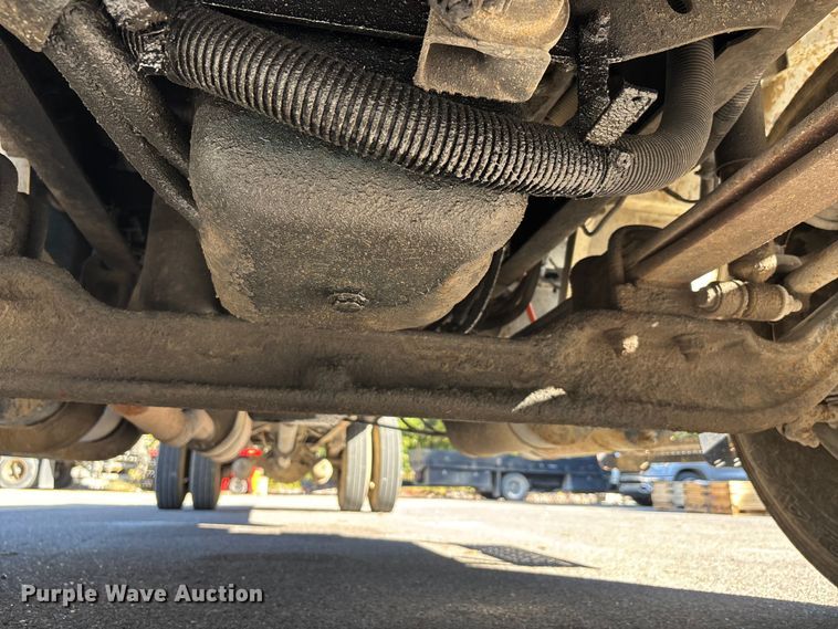 image for item DU1435 2007 International 4300 flatbed truck