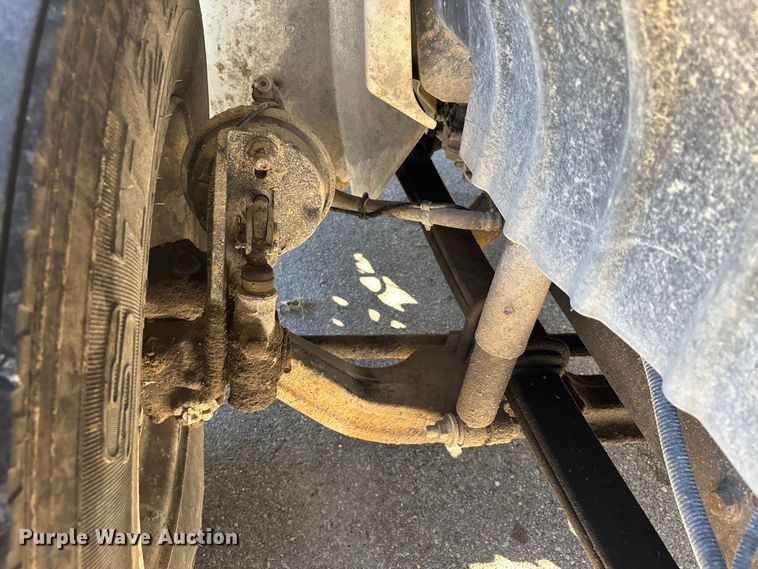 image for item DU1435 2007 International 4300 flatbed truck