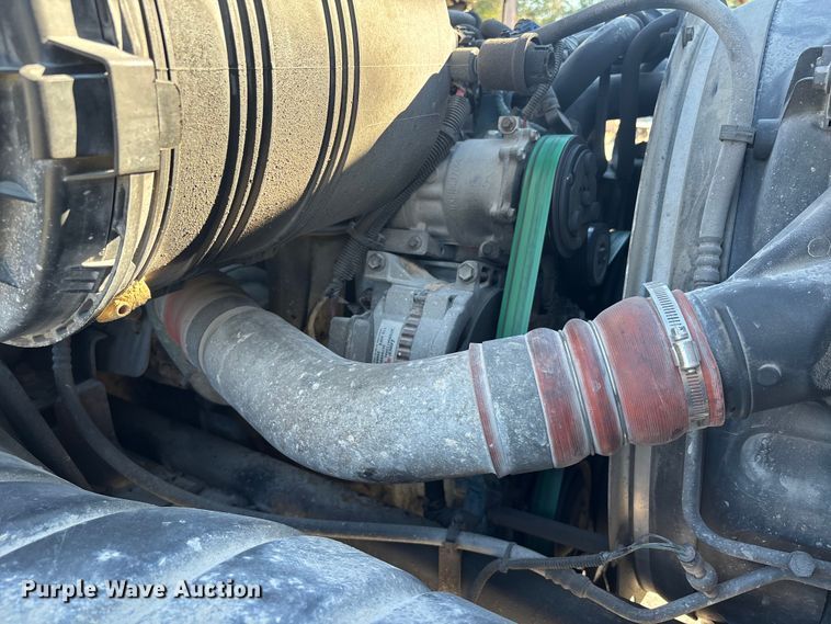 image for item DU1435 2007 International 4300 flatbed truck