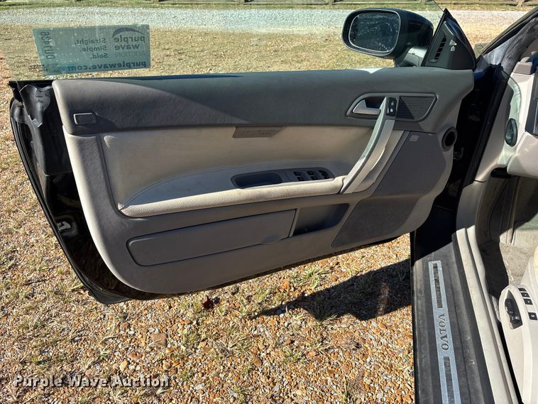 image for item DU1436 2011 Volvo C70 