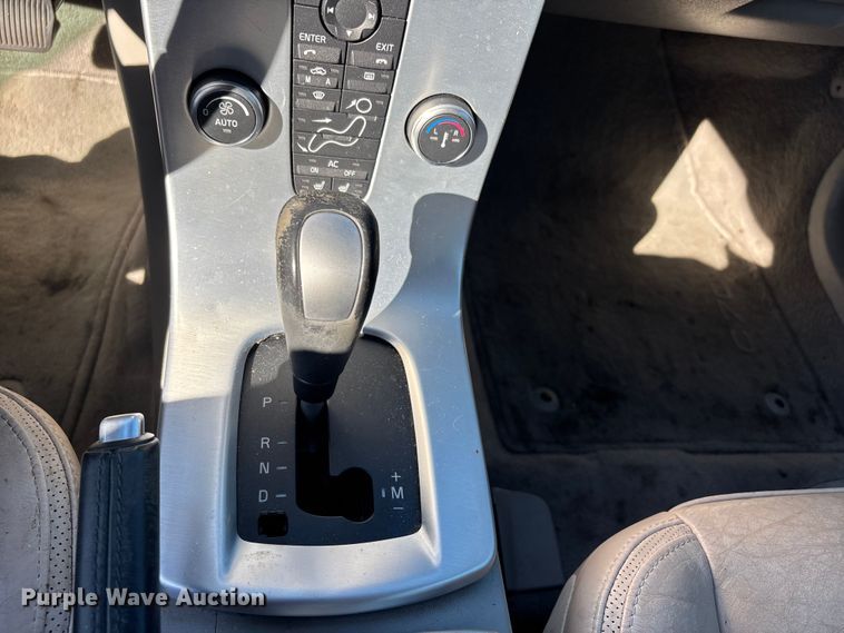 image for item DU1436 2011 Volvo C70 