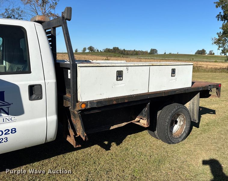 image for item DU1490 2009 Ford F350 Super Duty XL flatbed pickup truck