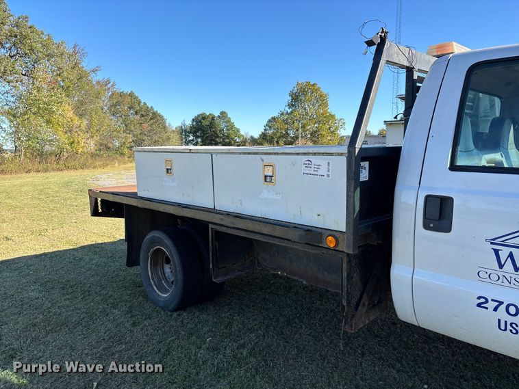 image for item DU1490 2009 Ford F350 Super Duty XL flatbed pickup truck