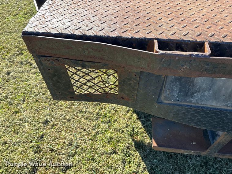 image for item DU1490 2009 Ford F350 Super Duty XL flatbed pickup truck