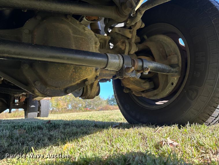 image for item DU1490 2009 Ford F350 Super Duty XL flatbed pickup truck