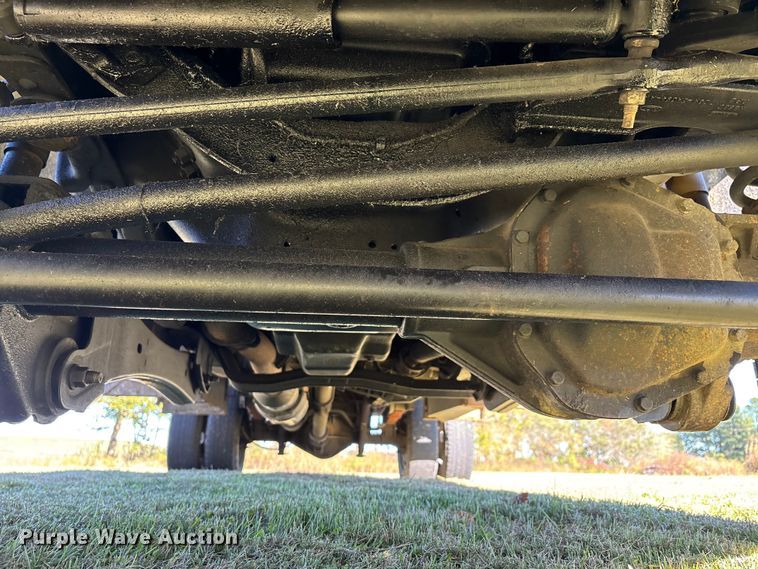 image for item DU1490 2009 Ford F350 Super Duty XL flatbed pickup truck