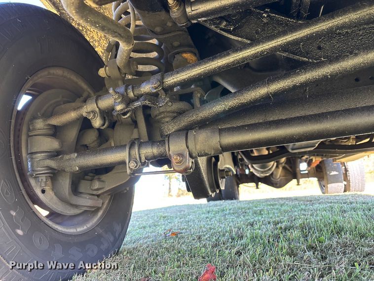 image for item DU1490 2009 Ford F350 Super Duty XL flatbed pickup truck