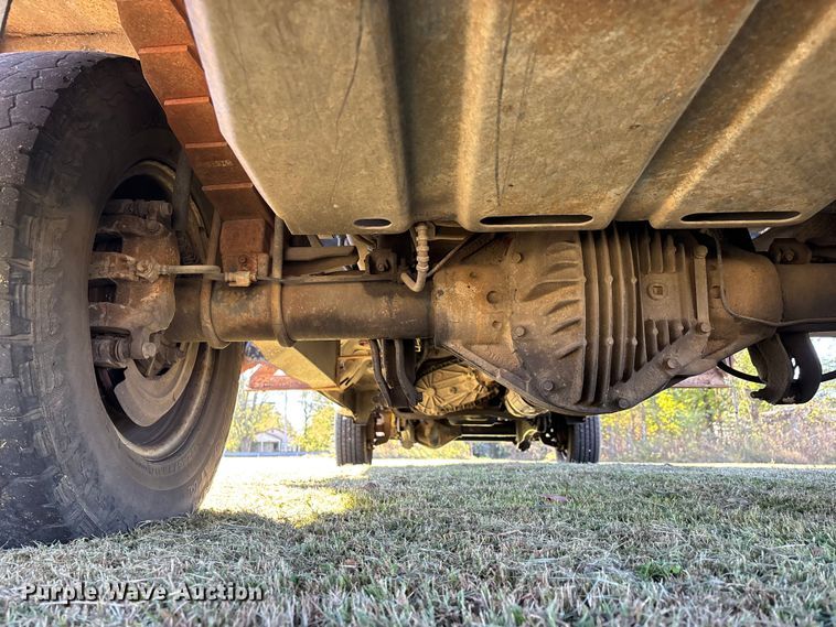 image for item DU1490 2009 Ford F350 Super Duty XL flatbed pickup truck