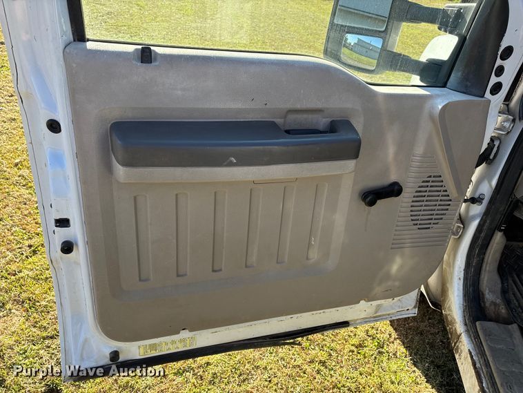 image for item DU1490 2009 Ford F350 Super Duty XL flatbed pickup truck